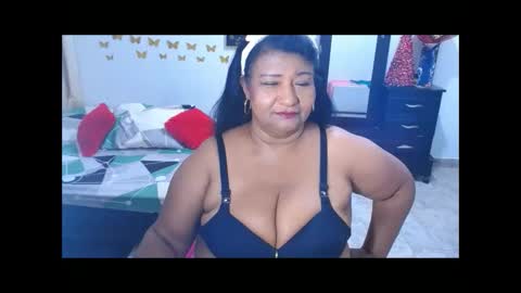 yasmin online show from 11/30/25, 03:54