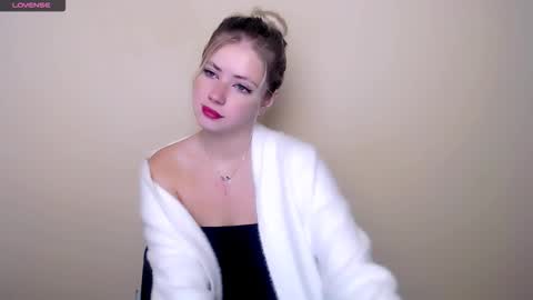 Snapshot of alicemeow_ chatting on 09/18/25, 07:43 Alice online show from 09/18/25, 07:43