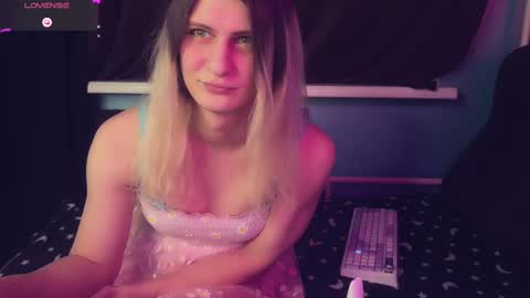 Snapshot of alicepinkhead chatting on 02/27/25, 03:15 AlicePinkhead online show from 02/27/25, 03:15