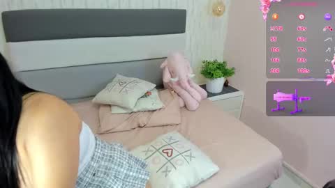 Snapshot of alicestark2 chatting on 03/04/25, 08:27 online show from 03/04/25, 08:27