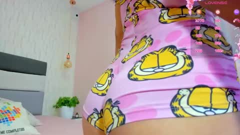 Snapshot of alicestark2 chatting on 03/06/25, 02:08 online show from 03/06/25, 02:08