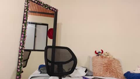 Snapshot of aliceusher_1 chatting on 12/24/24, 11:00 J Ruiz online show from 12/24/24, 11:00
