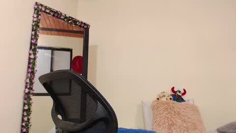 Snapshot of aliceusher_1 chatting on 01/26/25, 02:41 J Ruiz online show from 01/26/25, 02:41