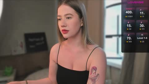 Snapshot of alicia_hines chatting on 03/05/25, 09:05 Alicia online show from 03/05/25, 09:05