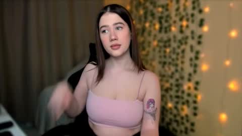 Snapshot of alicia_hines chatting on 10/23/25, 10:58 Alicia online show from 10/23/25, 10:58