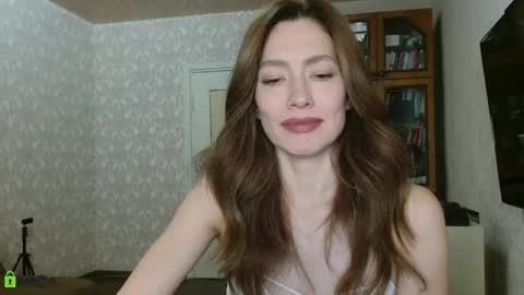 Alicia online show from 10/08/25, 04:48
