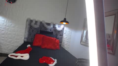Snapshot of alicia_wonder_dl chatting on 12/23/24, 03:12 Ali online show from 12/23/24, 03:12