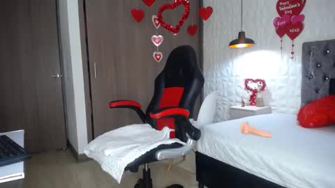 Snapshot of alicia_wonder_dl chatting on 02/24/25, 03:42 Ali online show from 02/24/25, 03:42
