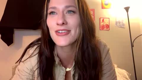 Snapshot of aliciacolette123 chatting on 11/01/25, 08:16 teacherspet69 online show from 11/01/25, 08:16