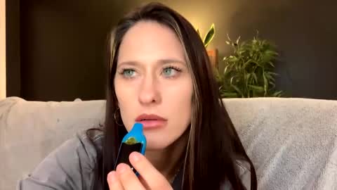 Snapshot of aliciacolette123 chatting on 11/16/25, 08:09 teacherspet69 online show from 11/16/25, 08:09