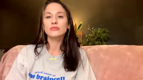 Snapshot of aliciacolette123 chatting on 11/17/25, 05:35 teacherspet69 online show from 11/17/25, 05:35