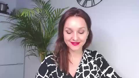 Snapshot of alicialux chatting on 12/10/24, 11:11 Alicia online show from 12/10/24, 11:11
