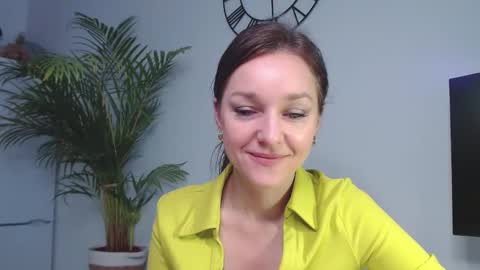 Snapshot of alicialux chatting on 01/13/25, 07:54 Alicia online show from 01/13/25, 07:54
