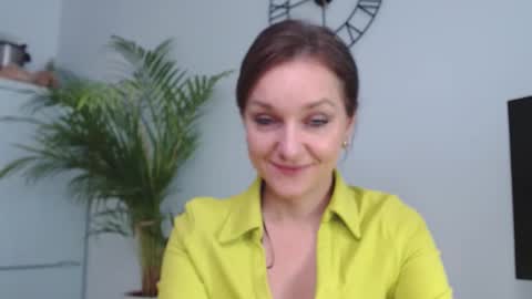 Snapshot of alicialux chatting on 01/13/25, 10:58 Alicia online show from 01/13/25, 10:58