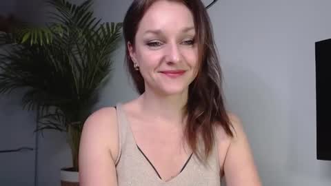 Snapshot of alicialux chatting on 01/14/25, 07:21 Alicia online show from 01/14/25, 07:21