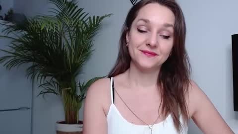 Snapshot of alicialux chatting on 01/20/25, 07:58 Alicia online show from 01/20/25, 07:58