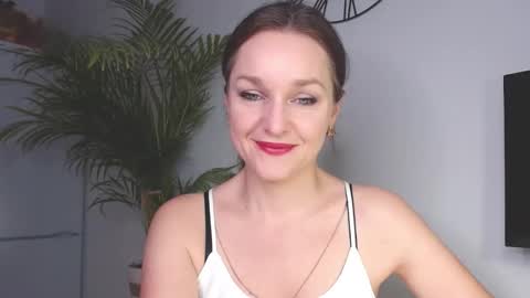 Snapshot of alicialux chatting on 01/23/25, 08:04 Alicia online show from 01/23/25, 08:04