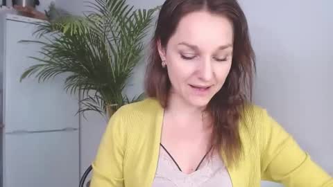 Snapshot of alicialux chatting on 01/27/25, 11:00 Alicia online show from 01/27/25, 11:00