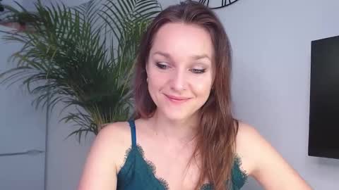 Snapshot of alicialux chatting on 02/04/25, 07:51 Alicia online show from 02/04/25, 07:51