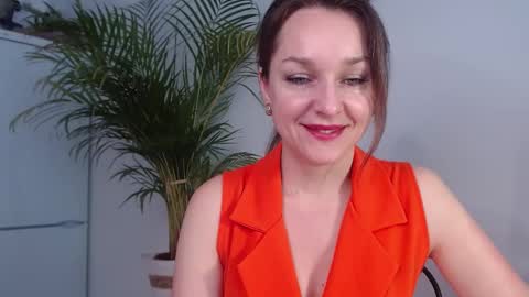 Snapshot of alicialux chatting on 02/06/25, 07:56 Alicia online show from 02/06/25, 07:56