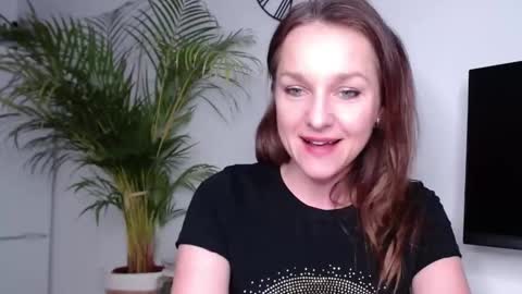 Snapshot of alicialux chatting on 02/10/25, 03:32 Alicia online show from 02/10/25, 03:32
