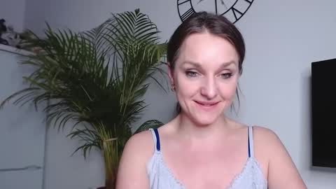 Snapshot of alicialux chatting on 02/12/25, 07:24 Alicia online show from 02/12/25, 07:24