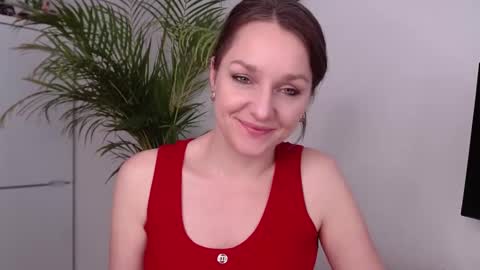 Snapshot of alicialux chatting on 03/04/25, 10:57 Alicia online show from 03/04/25, 10:57