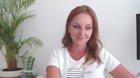 Snapshot of alicialux chatting on 09/10/25, 01:33 Alicia online show from 09/10/25, 01:33