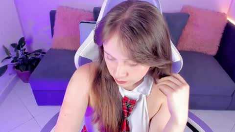 aliciamoonx online show from 11/21/25, 12:15