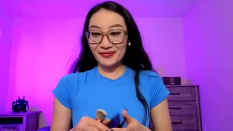 Alicia Hebi online show from 10/10/25, 12:04