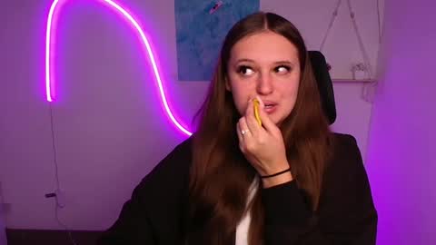 Alicie online show from 10/20/25, 11:21