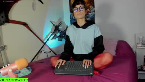 Aiko  Independent Model  online show from 11/06/25, 09:05