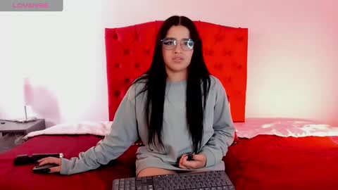 Snapshot of aliice_walker_ chatting on 12/20/24, 03:42 aliice_walker_ online show from 12/20/24, 03:42