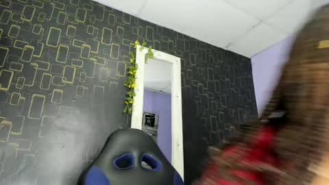 alika online show from 01/31/25, 01:02