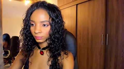 Snapshot of alika_houston chatting on 10/15/25, 02:33 IG Alik nasso online show from 10/15/25, 02:33
