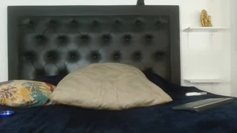 alika_jonhson_ online show from 10/29/25, 09:22