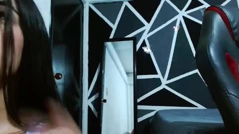 Snapshot of alina_lover chatting on 11/12/25, 12:33 alina_lover online show from 11/12/25, 12:33