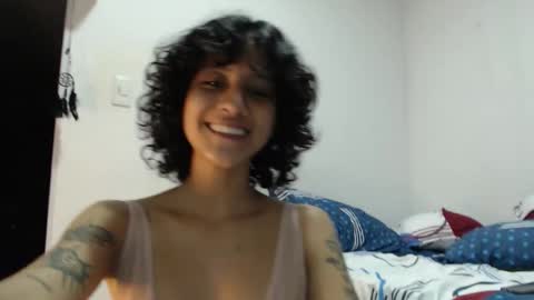 Snapshot of alinawoolf_ chatting on 10/07/25, 11:57 Ali online show from 10/07/25, 11:57