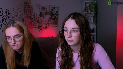 Snapshot of alisabliss chatting on 10/17/25, 12:52 Alisa online show from 10/17/25, 12:52