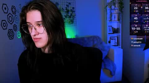 Snapshot of alisabliss chatting on 10/19/25, 01:06 Alisa online show from 10/19/25, 01:06