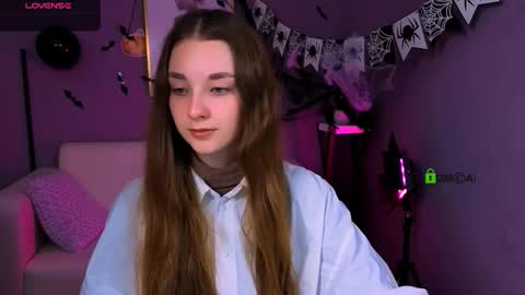 Snapshot of alisabliss chatting on 10/25/25, 11:40 Alisa online show from 10/25/25, 11:40