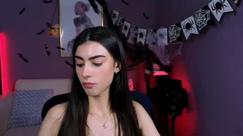 Snapshot of alisabliss chatting on 10/28/25, 10:19 Alisa online show from 10/28/25, 10:19