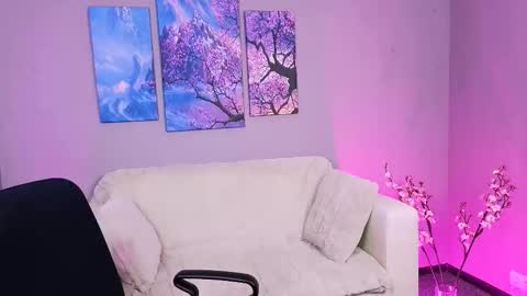 Snapshot of alisabliss chatting on 11/10/25, 10:36 Alisa online show from 11/10/25, 10:36