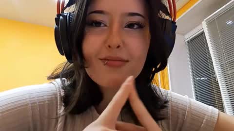 Yoyo online show from 11/25/25, 04:07