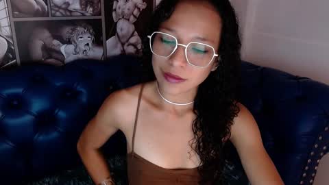Snapshot of alise_harrys chatting on 09/10/25, 01:00 Alise online show from 09/10/25, 01:00