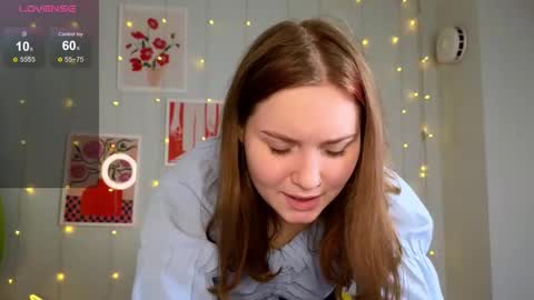 Snapshot of alisecutie chatting on 10/26/25, 03:23 alisecutie online show from 10/26/25, 03:23