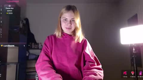 Snapshot of alismoona chatting on 11/25/25, 08:20 Alisa online show from 11/25/25, 08:20