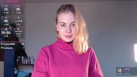 Snapshot of alismoona chatting on 11/26/25, 08:26 Alisa online show from 11/26/25, 08:26