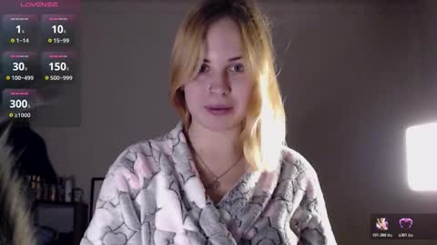 Snapshot of alismoona chatting on 12/02/25, 12:27 Alisa online show from 12/02/25, 12:27