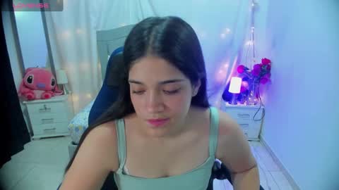 Snapshot of alison_girl22 chatting on 12/21/24, 12:53 Alison online show from 12/21/24, 12:53